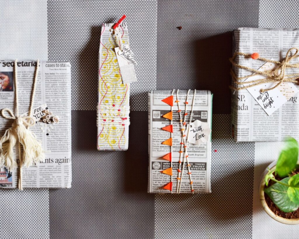 Use newspaper as gift wrap | Creative gift wrapping, Gift wrapping, Newspaper  gift