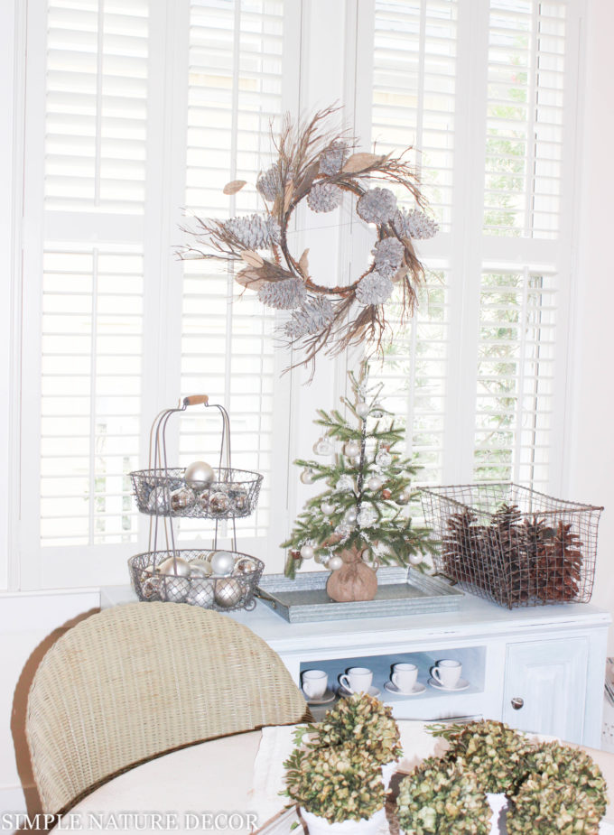 How To Make A Little Cottage Smile For The Holidays - Simple Nature Decor