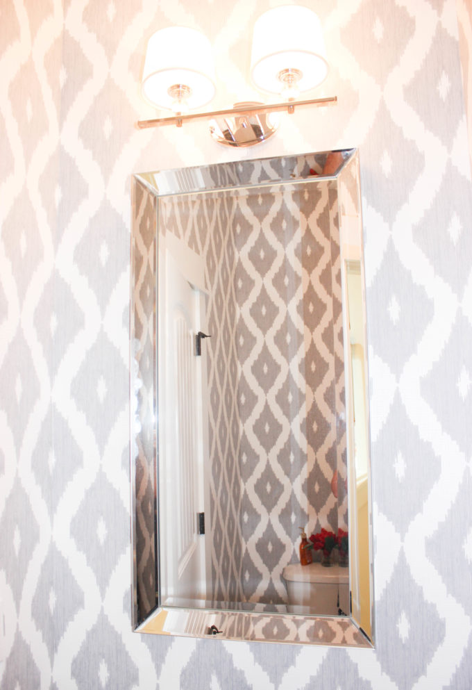 Best Wallpaper Tips for a Small Bathroom - Simple Nature Decor